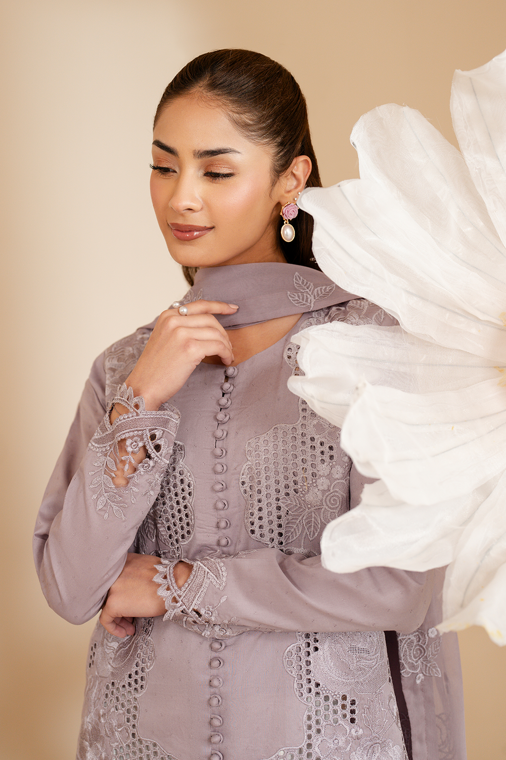 UE-464  Embroidered Lawn