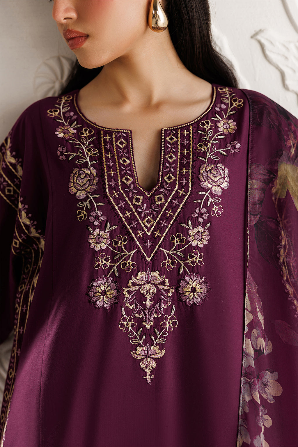 UE-691 Embroidered Lawn Secondary image