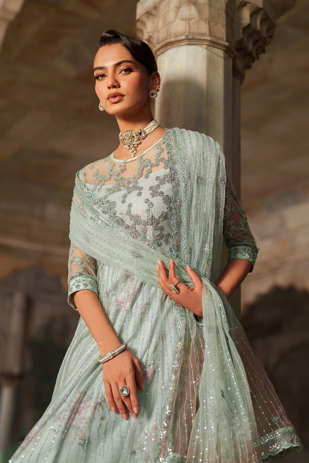 UE-553 Embroidered Net - Iznik