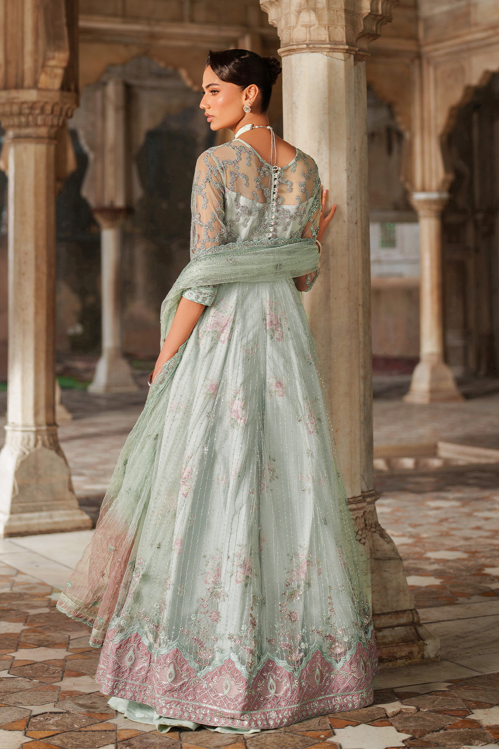 UE-553 Embroidered Net - Iznik