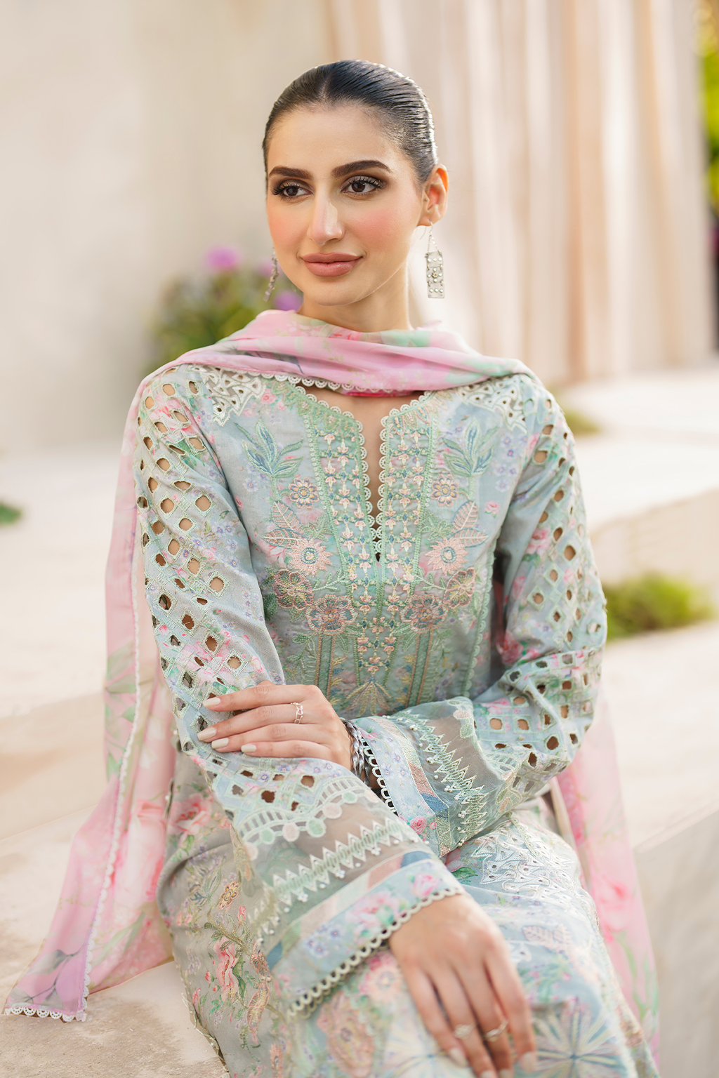 SFL-07 Embroidered Lawn - Iznik