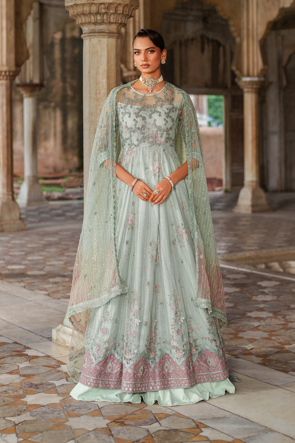 UE-553 Embroidered Net - Iznik