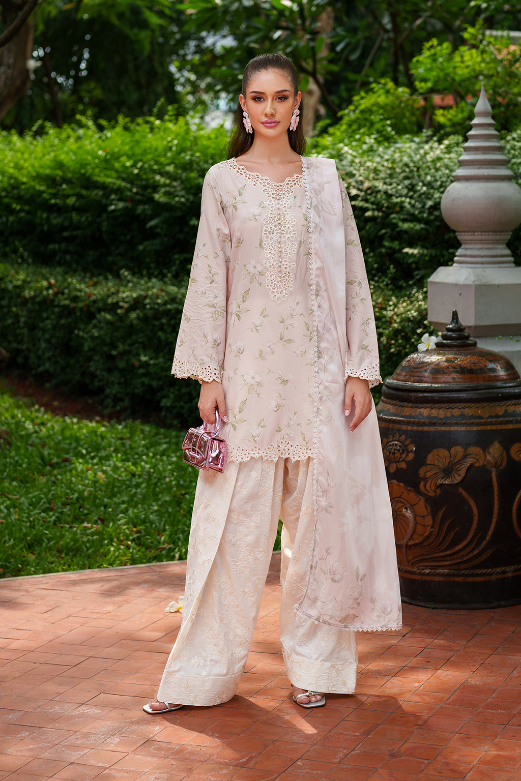 UE-528  Printed Lawn - Iznik