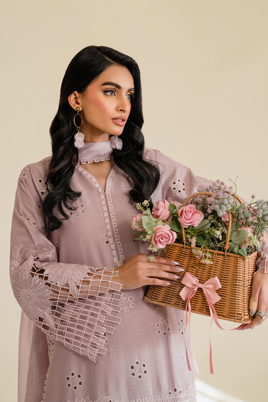 UE-431 Embroidered Textured Lawn - Iznik