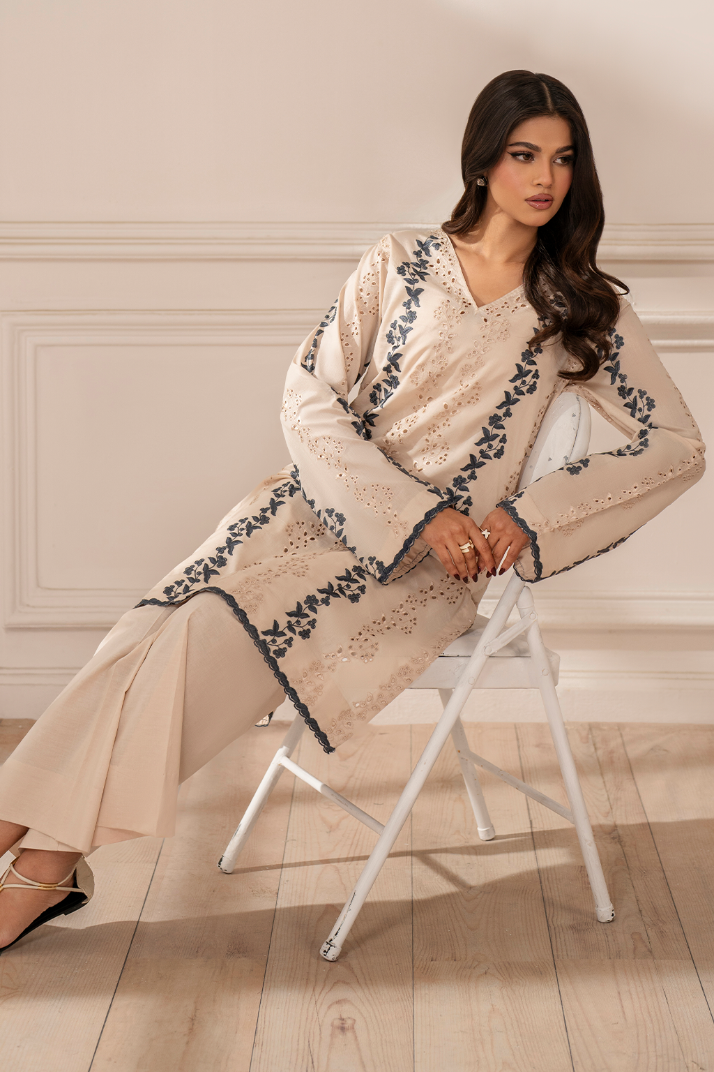 IP-221 Embroidered Lawn