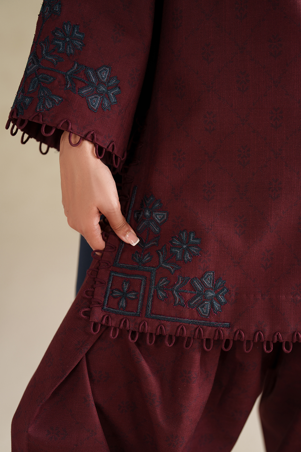 UE-592 Printed Khaddar - Iznik