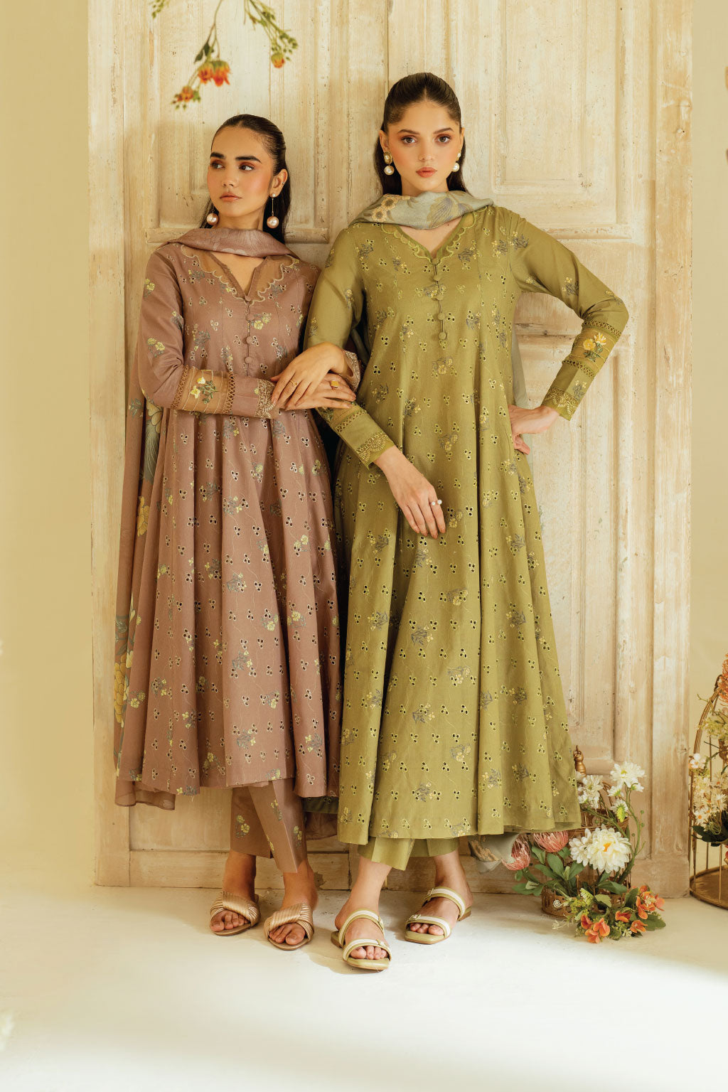 UE-447 Printed Lawn - Iznik