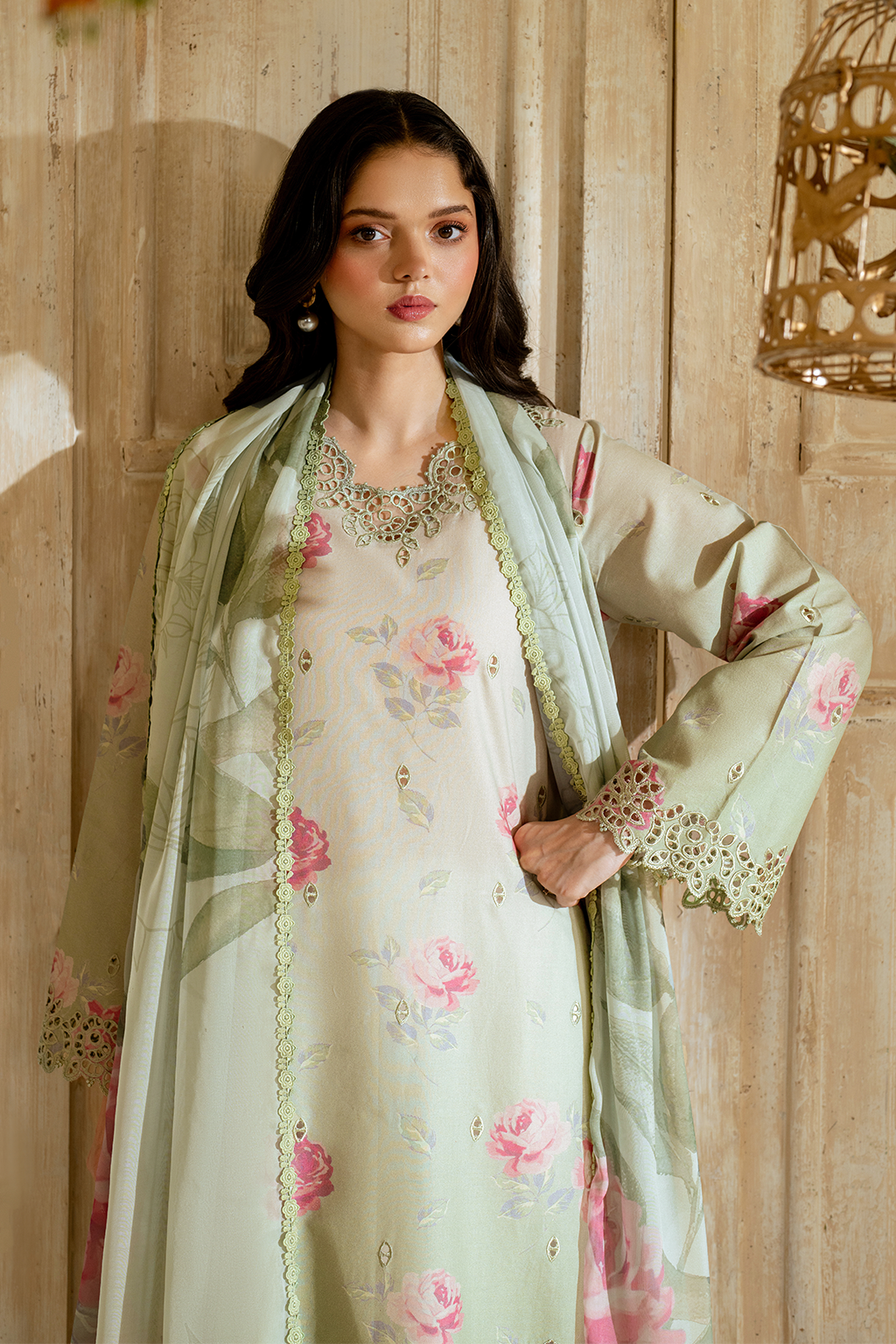 UE-445 Printed Lawn - Iznik 