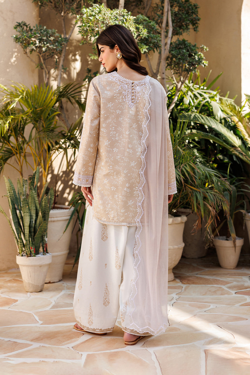UE-677 Printed Lawn