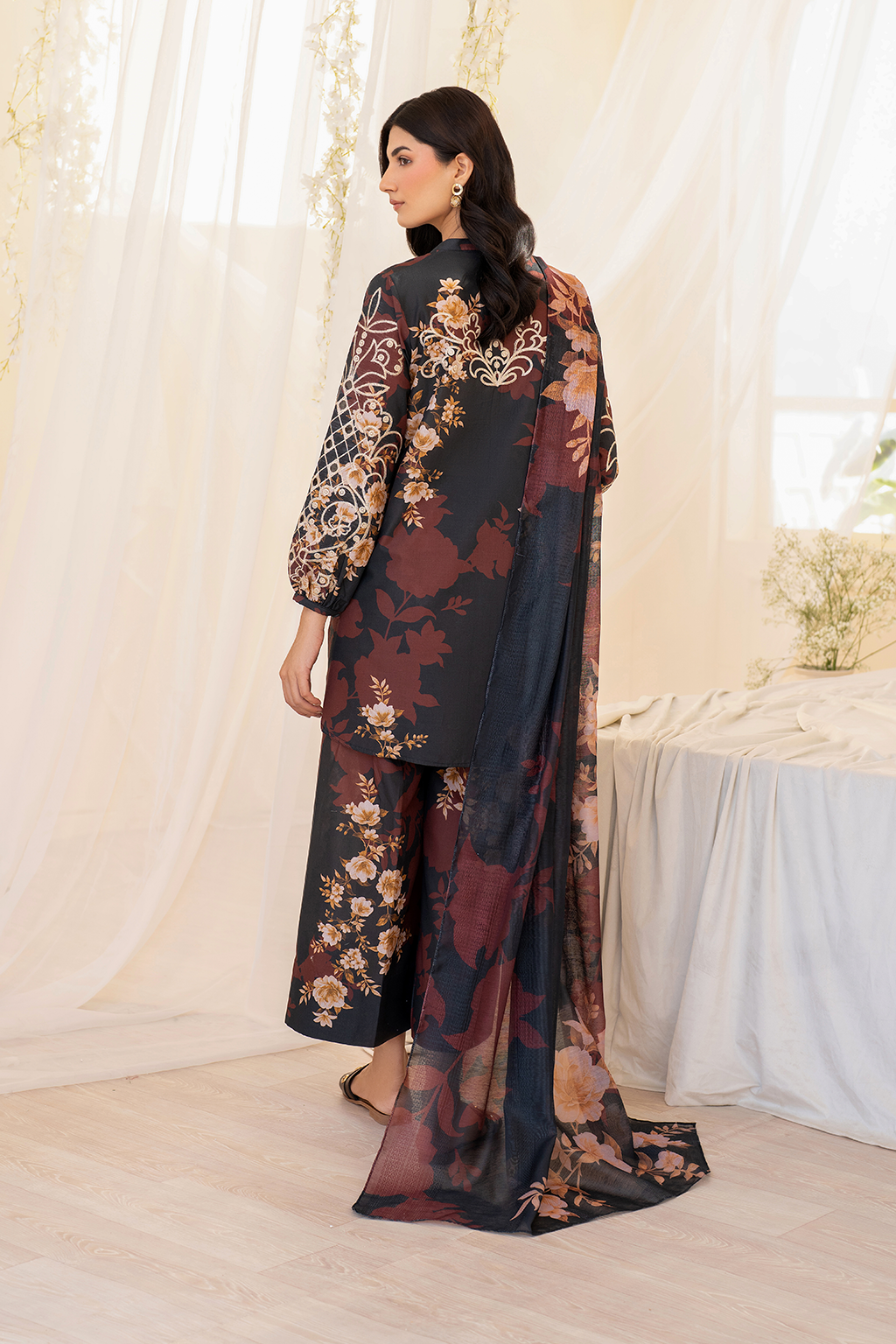 IP-304  Printed Lawn - Iznik