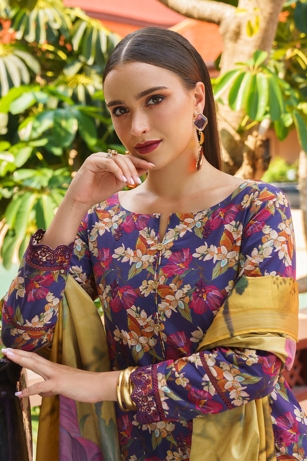 UE-233 Printed Lawn - Iznik