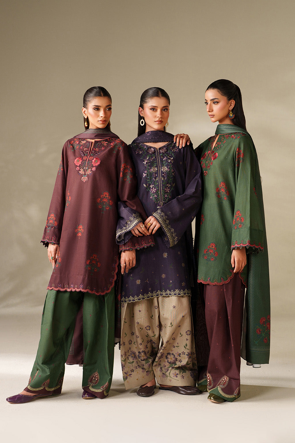 UE-562  Printed Khaddar - Iznik