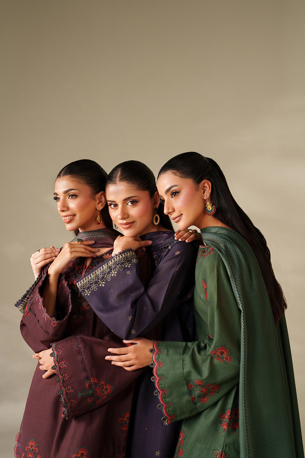 UE-562  Printed Khaddar - Iznik