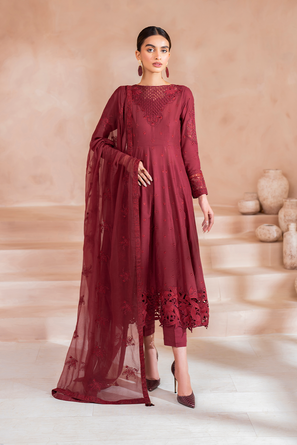 IP-190 Embroidered Lawn - Iznik