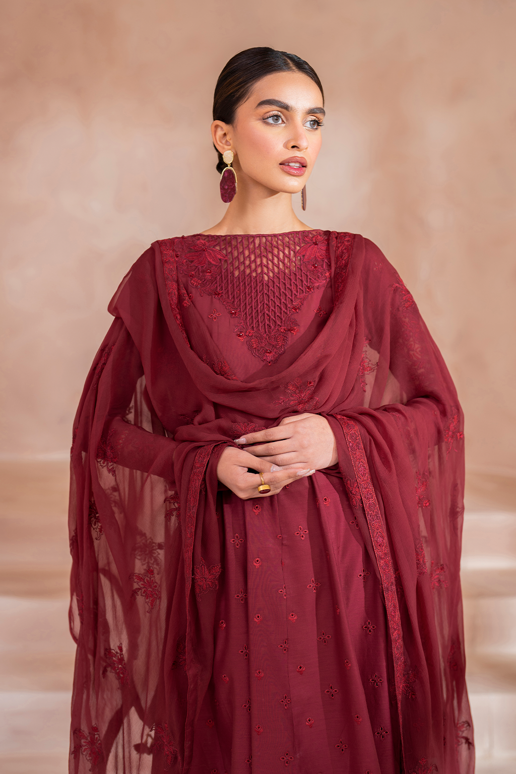 IP-190 Embroidered Lawn - Iznik
