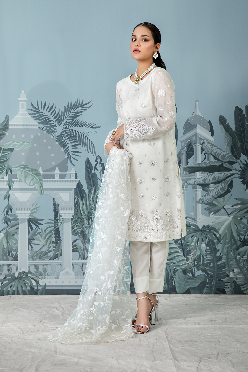 IP-203 Embroidered Net - Iznik