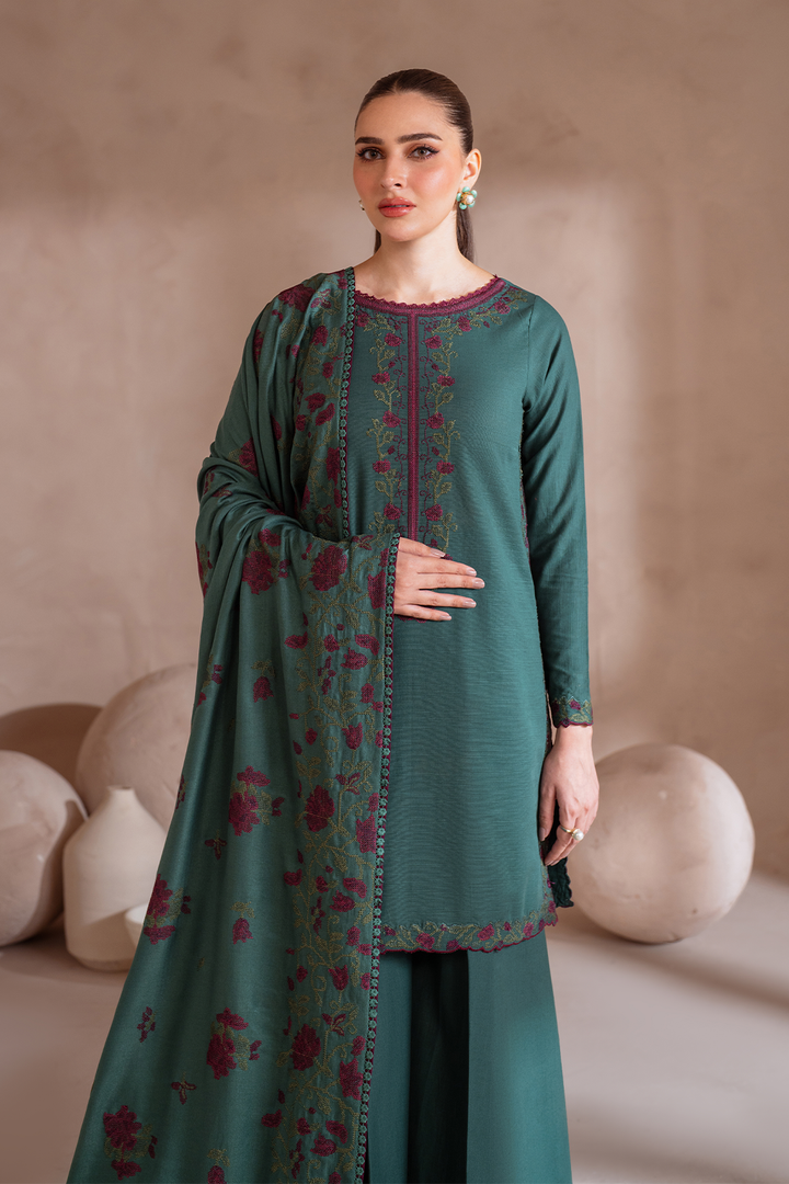 UE-370 Embroidered Khaddar - Iznik