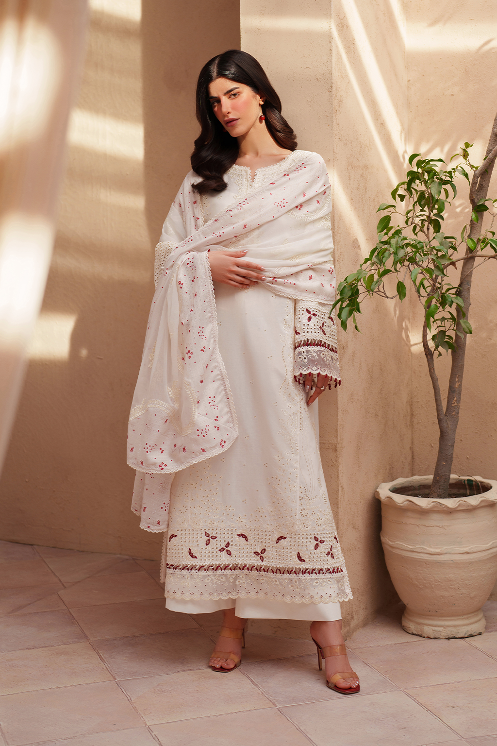 EL-06 Embroidered Lawn Main image