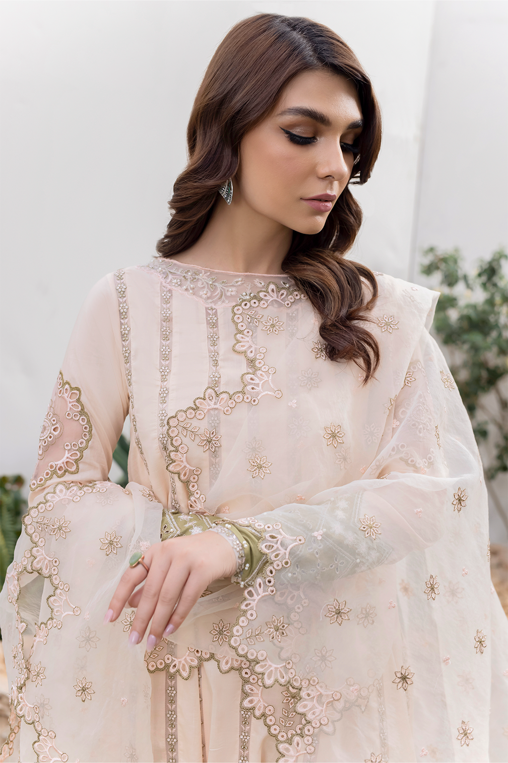 IP-189 Embroidered Lawn - Iznik