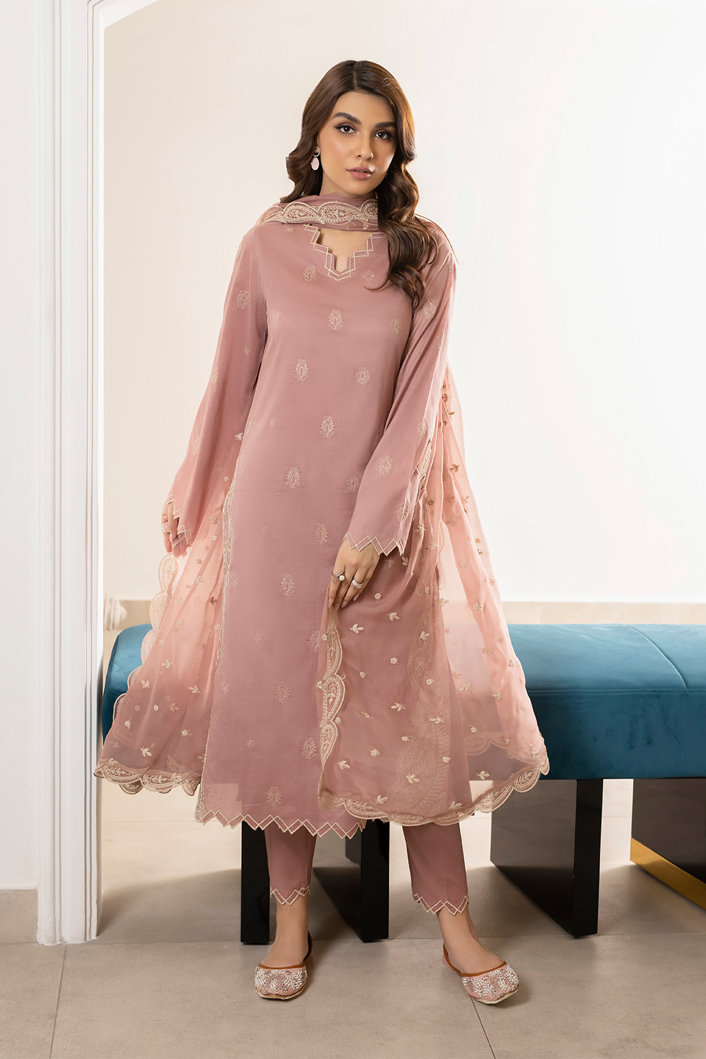 IP-205 Embroidered Lawn - Iznik