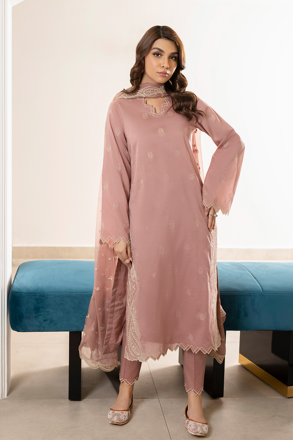 IP-205 Embroidered Lawn - Iznik