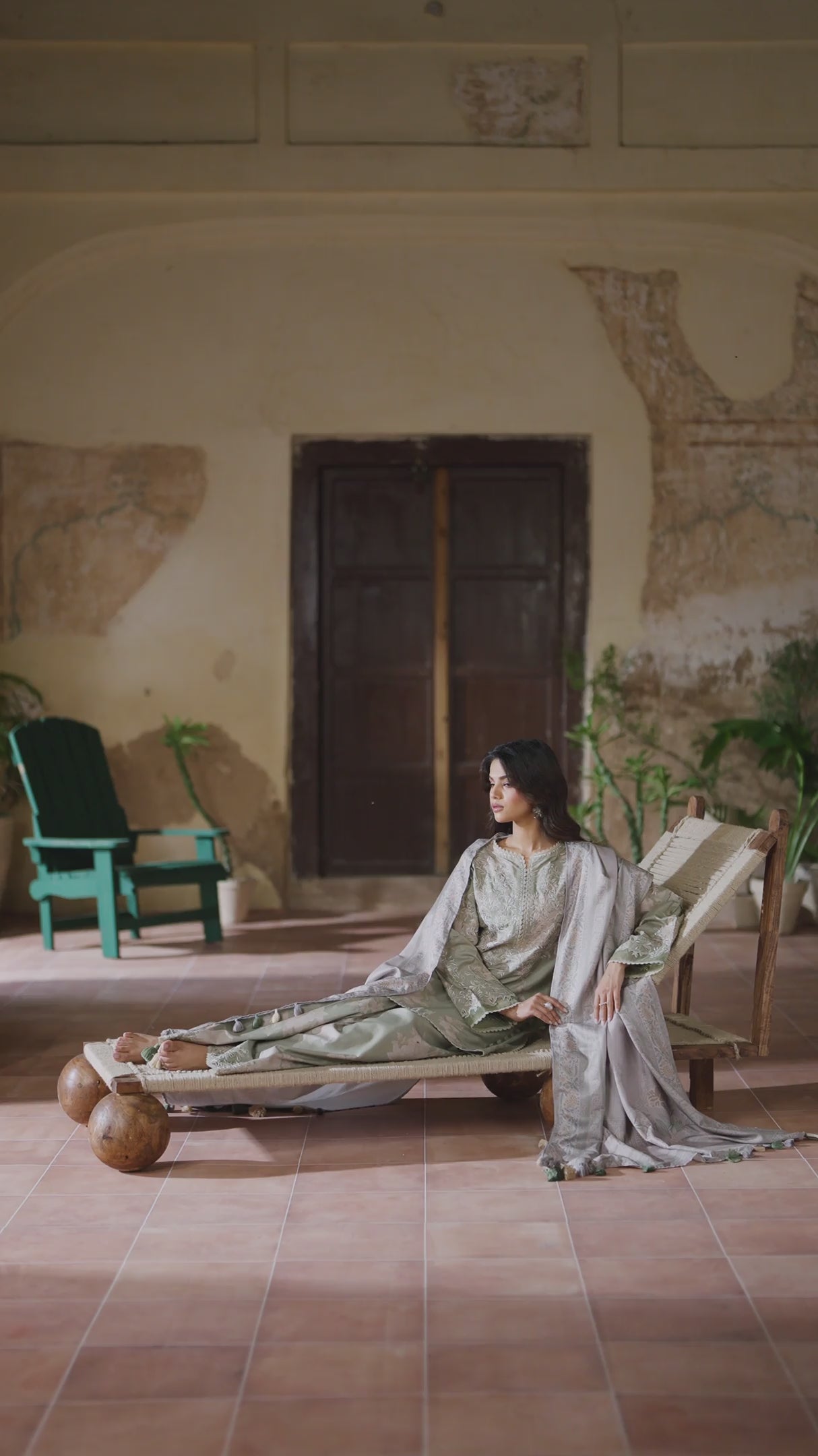 IPF-08  Embroidered Linen