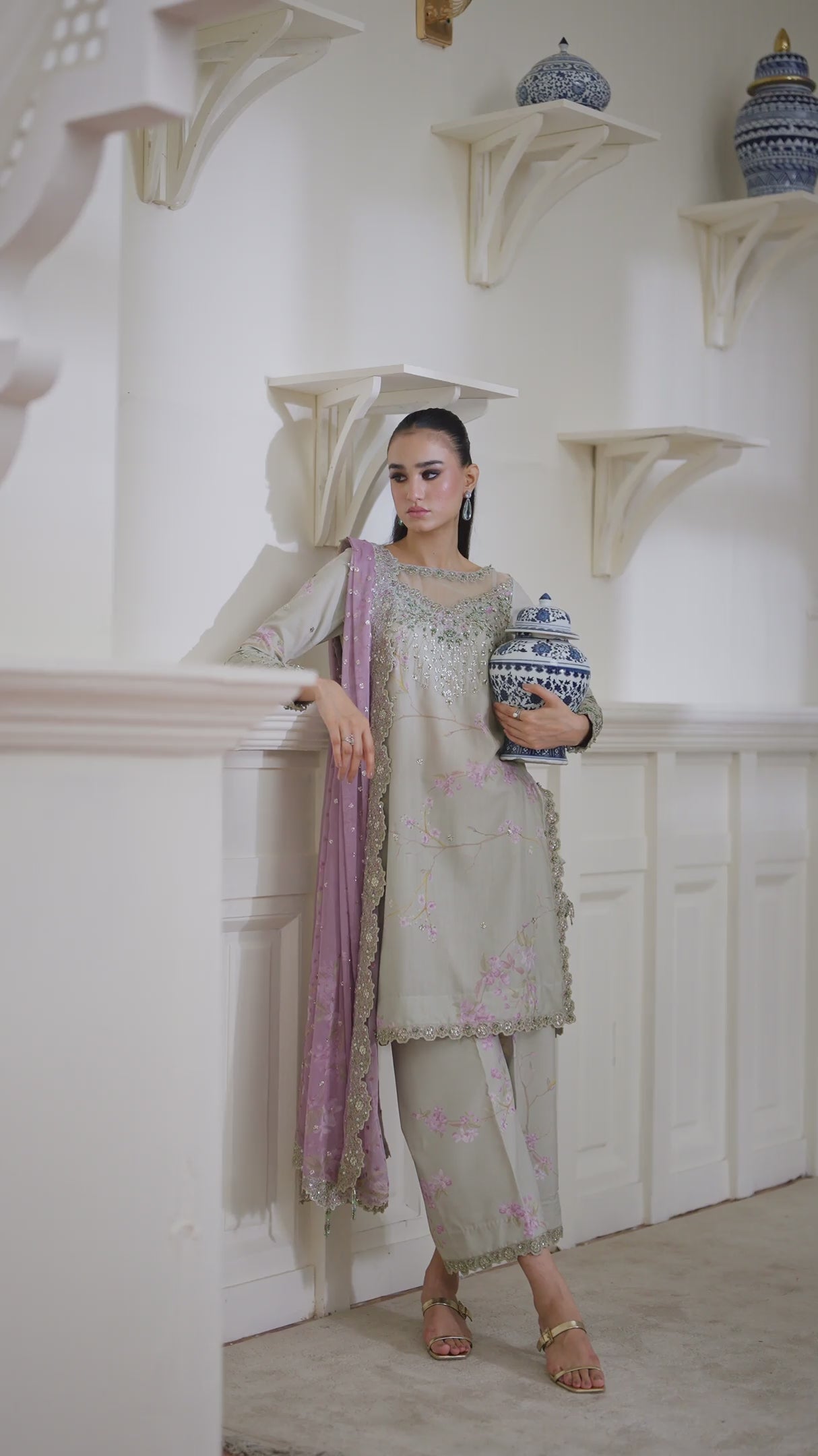 UE-539  Printed Formals