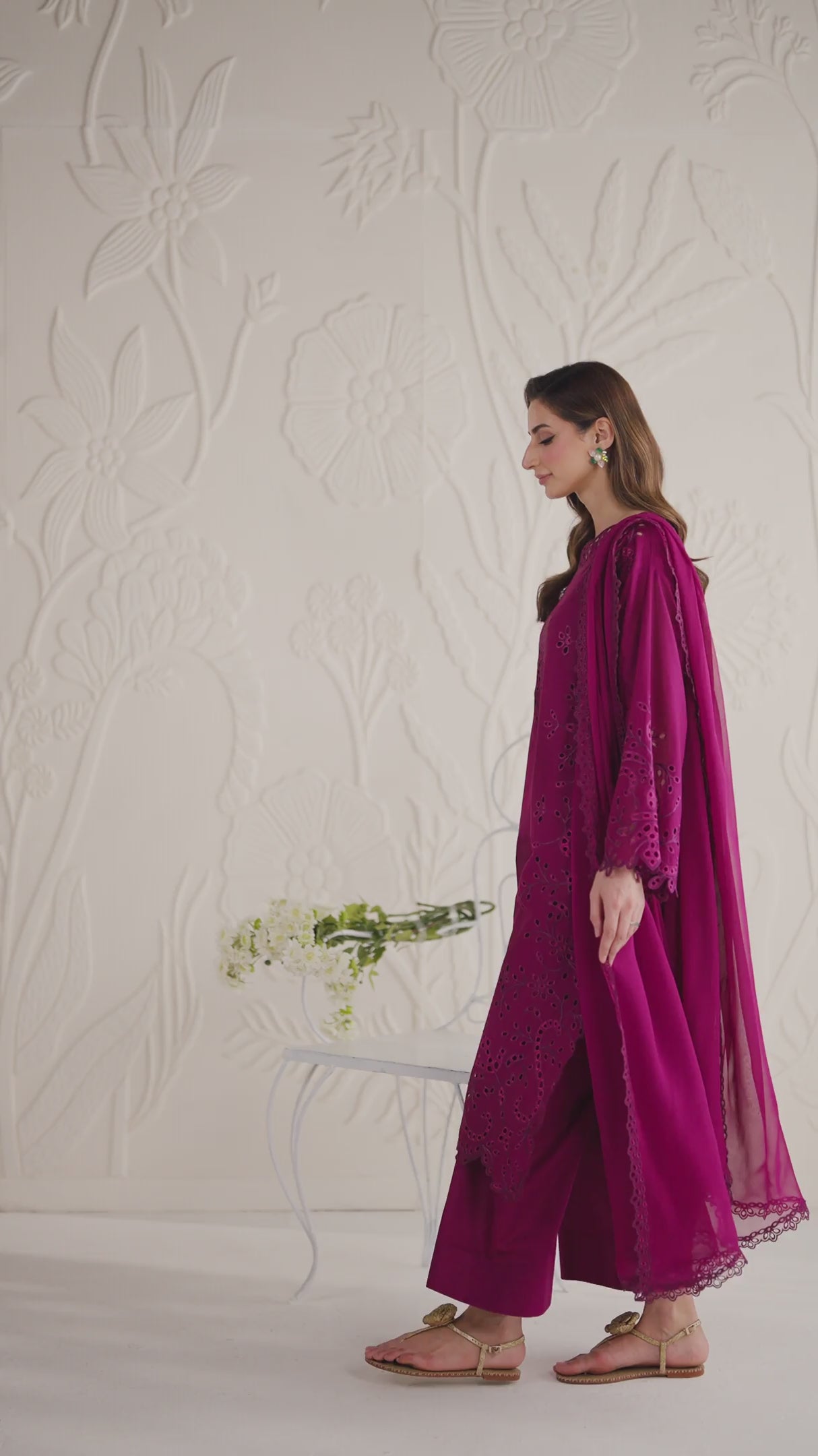 UE-678 Embroidered Lawn