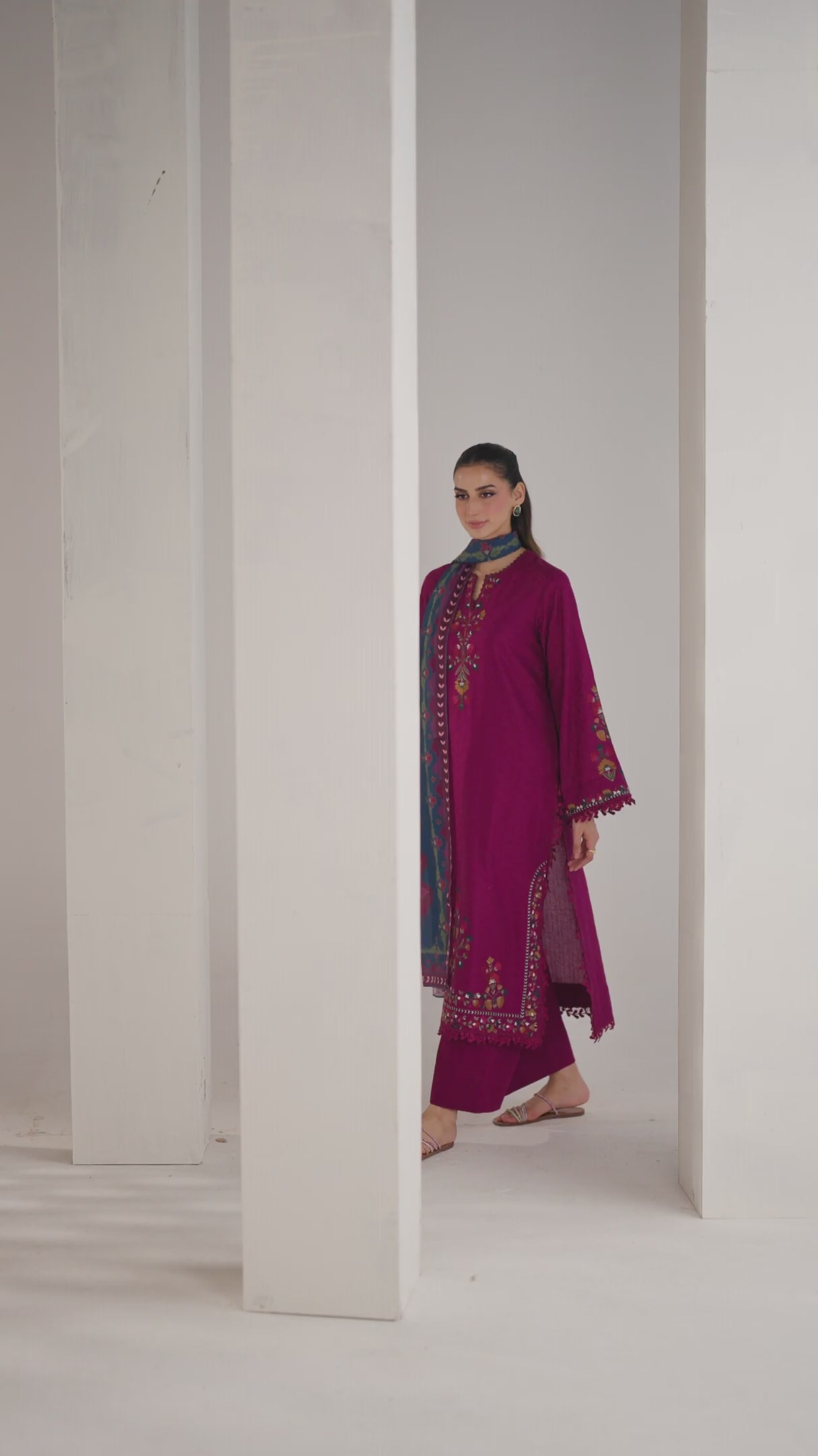 UE-680 Embroidered Lawn