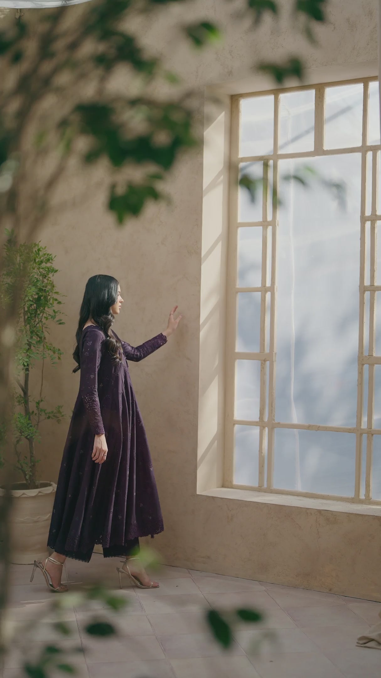 EL-08 Embroidered Lawn