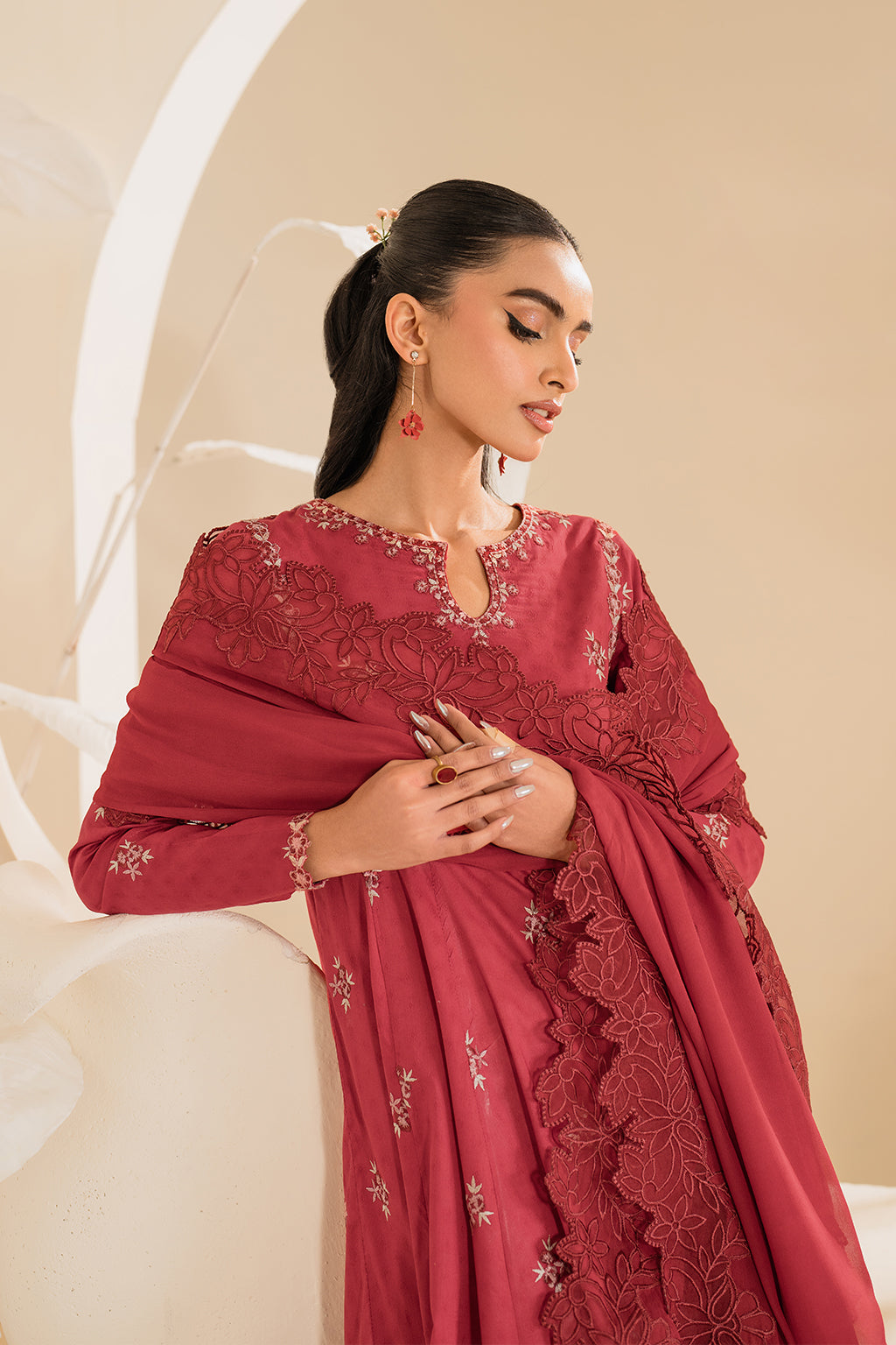 UE-425 Embroidered Textured Lawn - Iznik