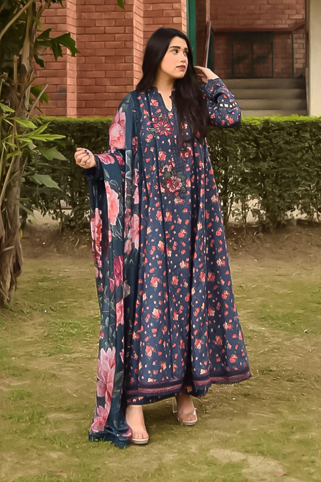 DL-07 Printed Lawn - Iznik